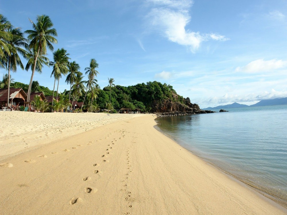 Maenam Beach