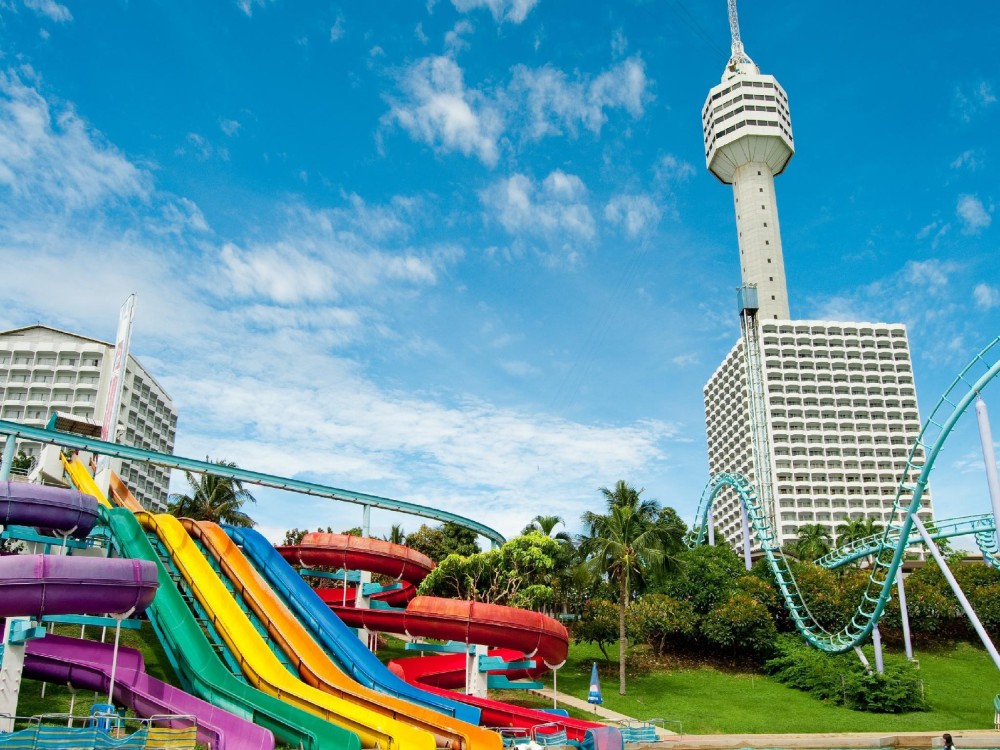 Pattaya Water Park at Pattaya Park Beach Resort