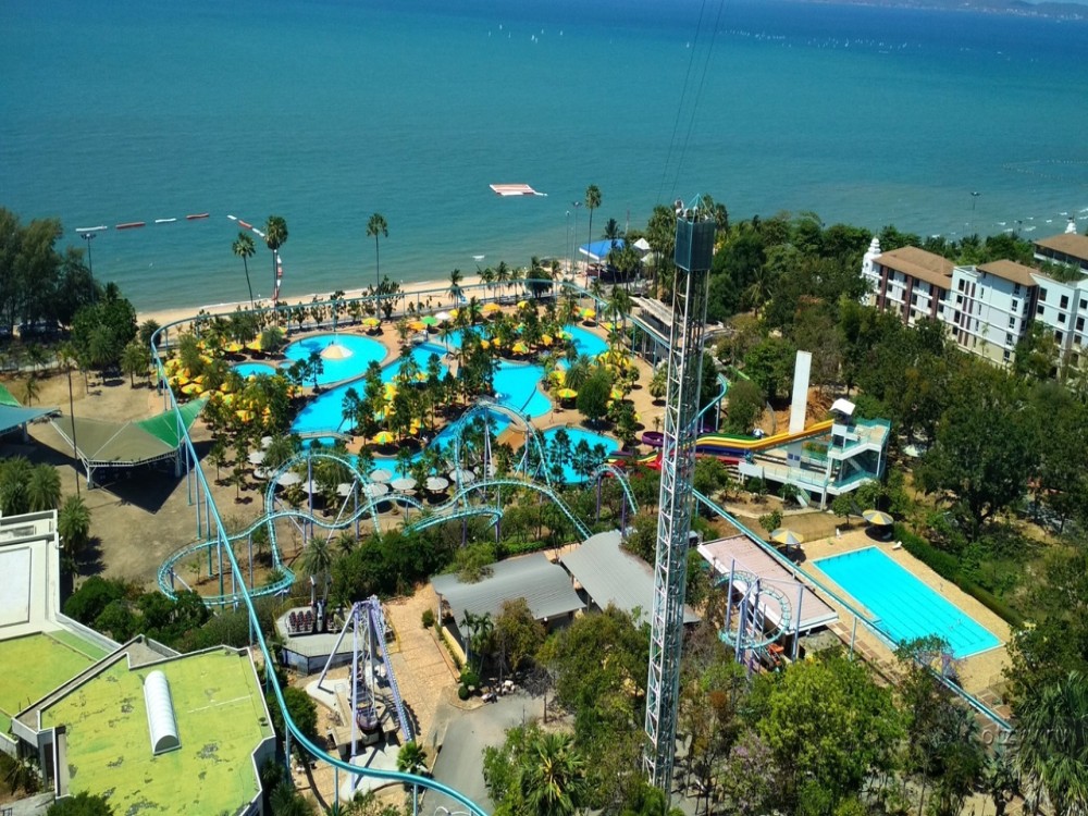 Pattaya Water Park at Pattaya Park Beach Resort