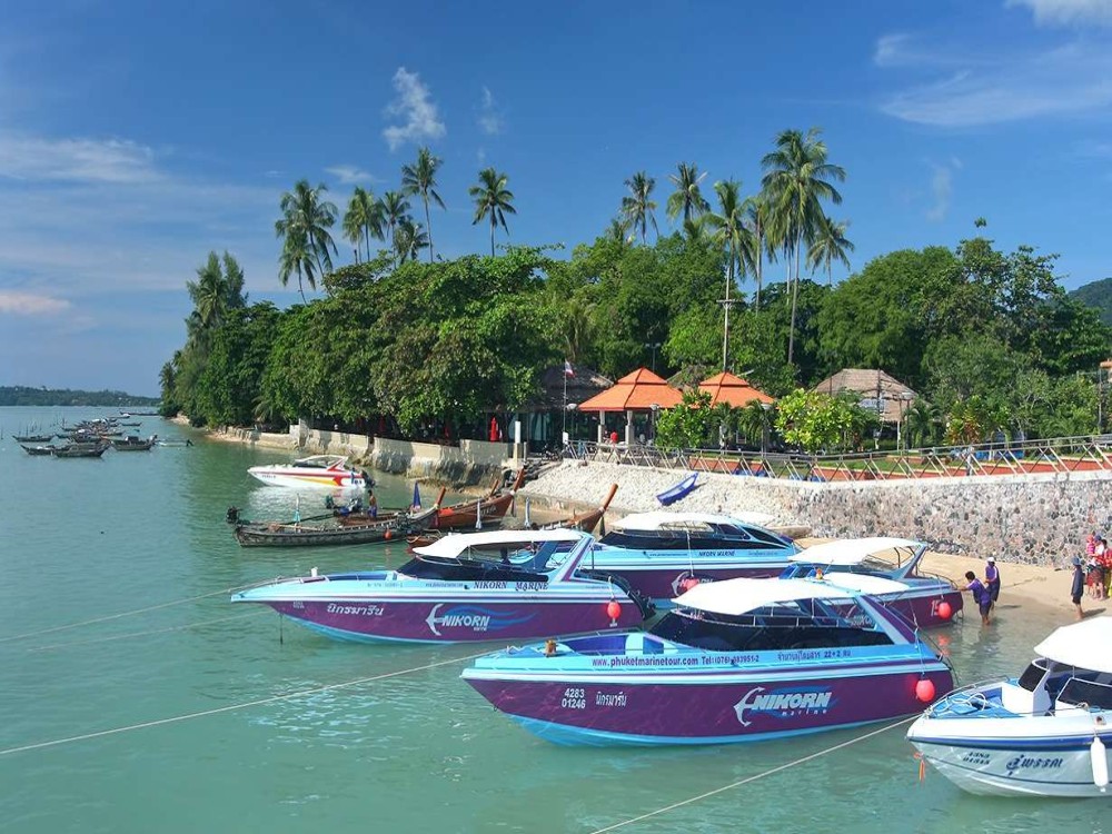 Chalong Bay