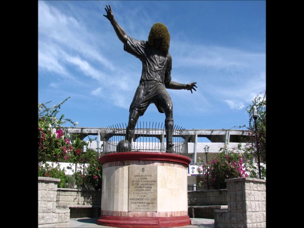 Carlos El Pibe Valderrama Statue