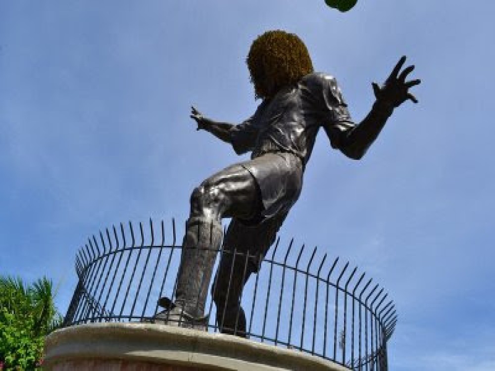 Carlos El Pibe Valderrama Statue