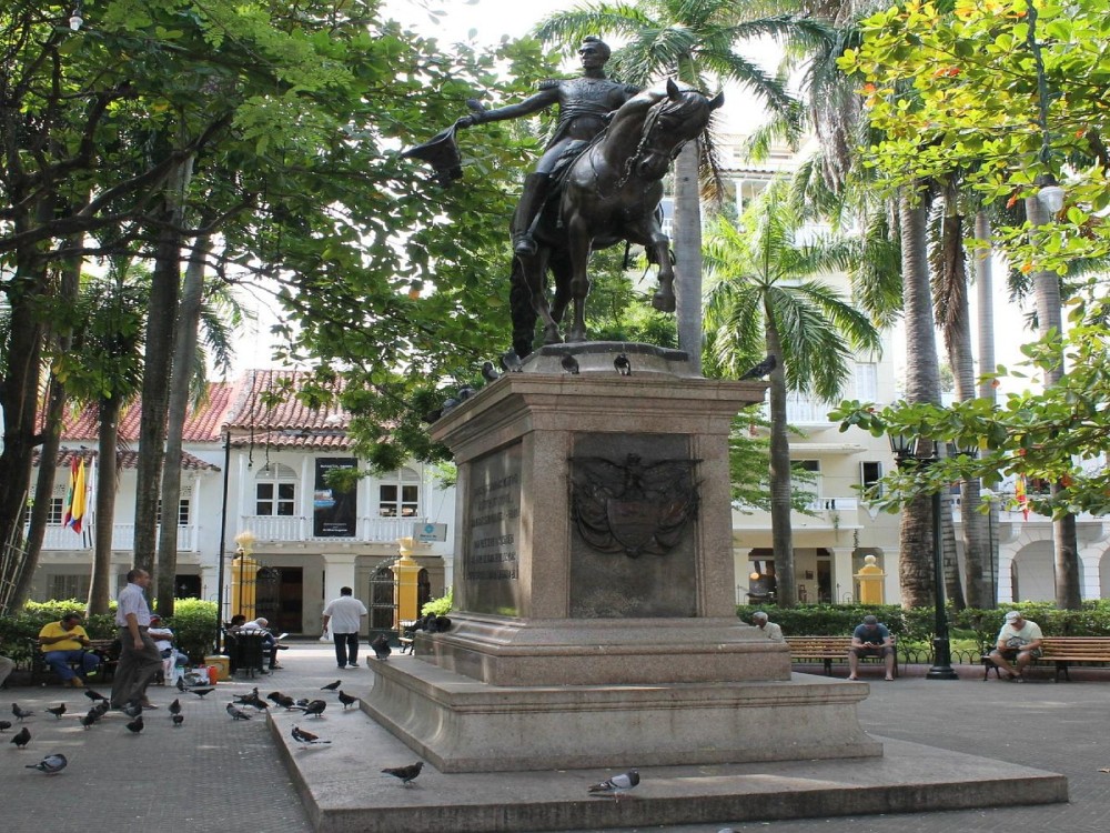 Bolivar Square