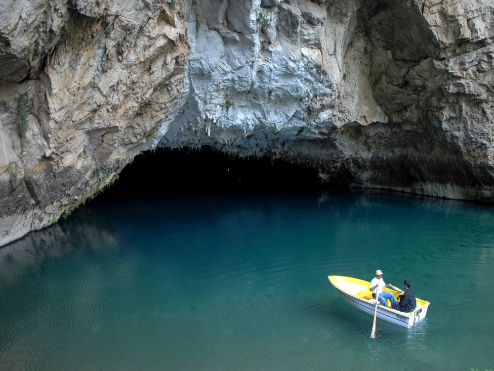 Discover Altinbesik Cave
