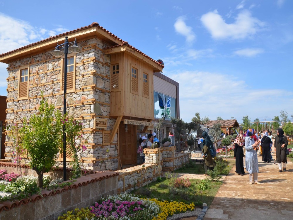 Dugmeli Evler (Button Houses)