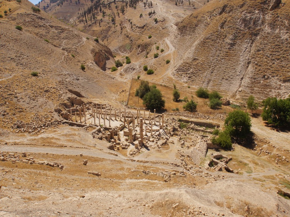 Pella