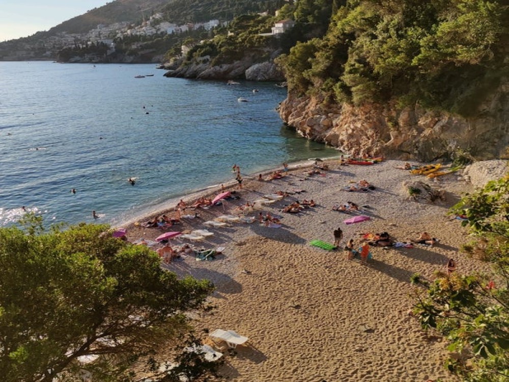 Sveti Jakov Beach