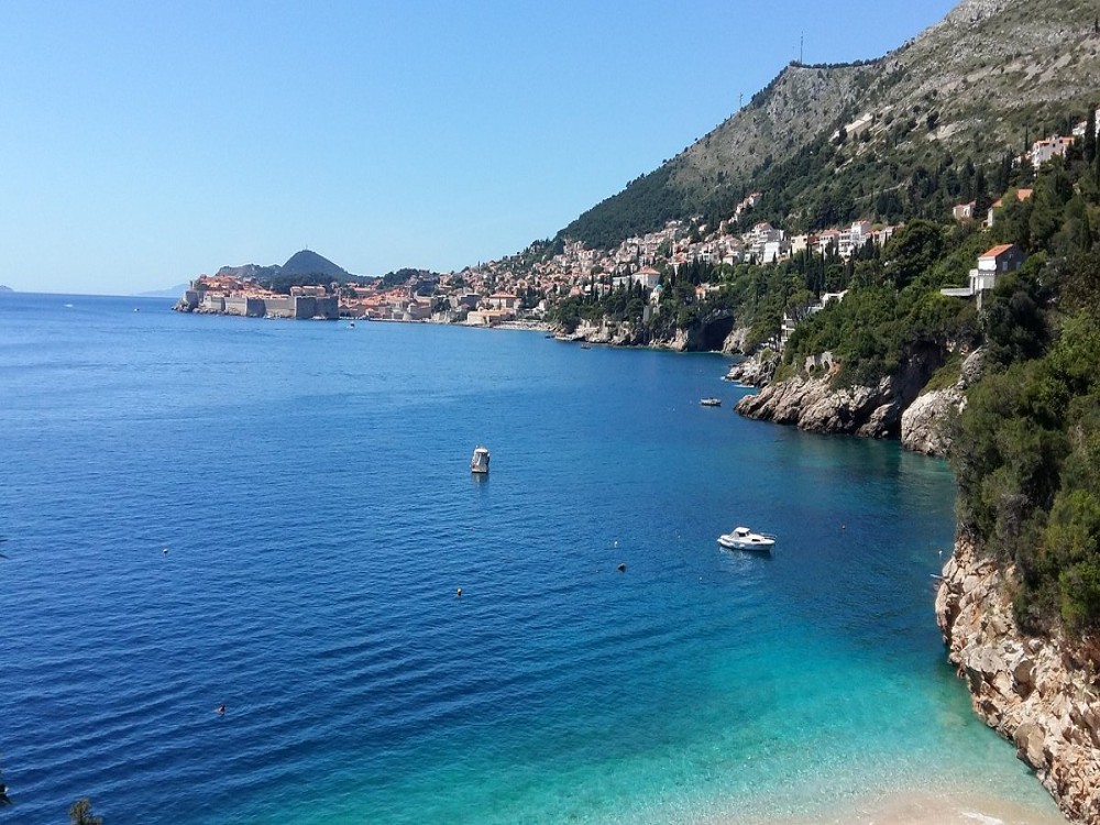 Sveti Jakov Beach