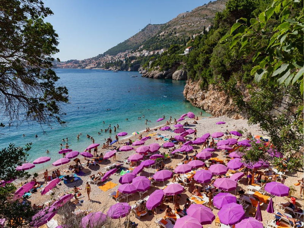Sveti Jakov Beach