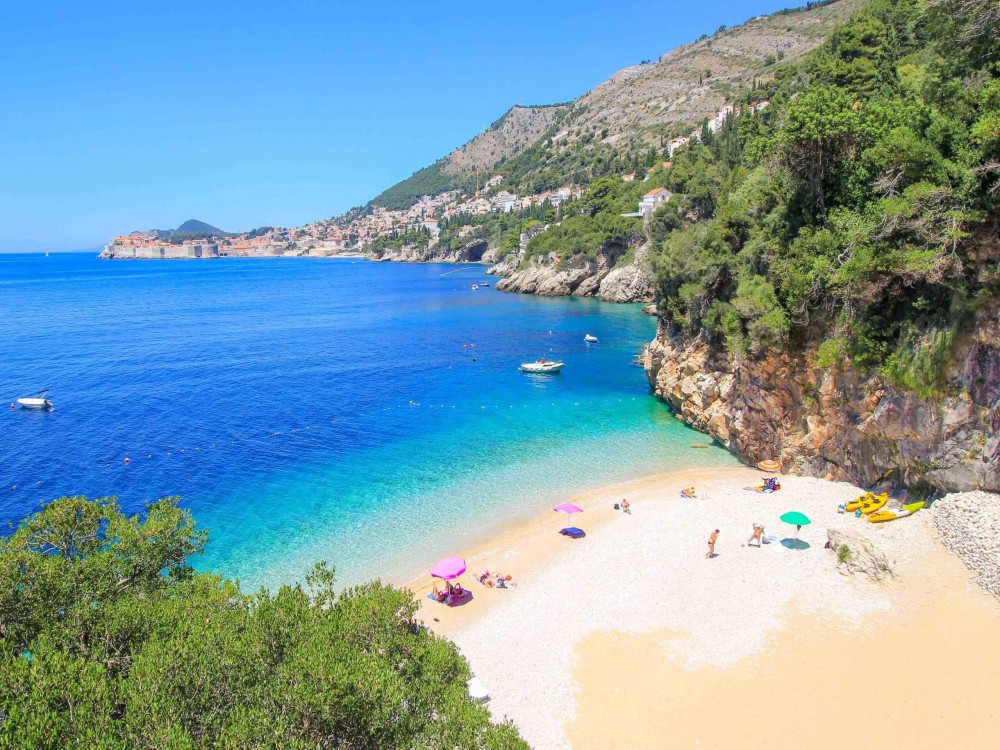 Sveti Jakov Beach