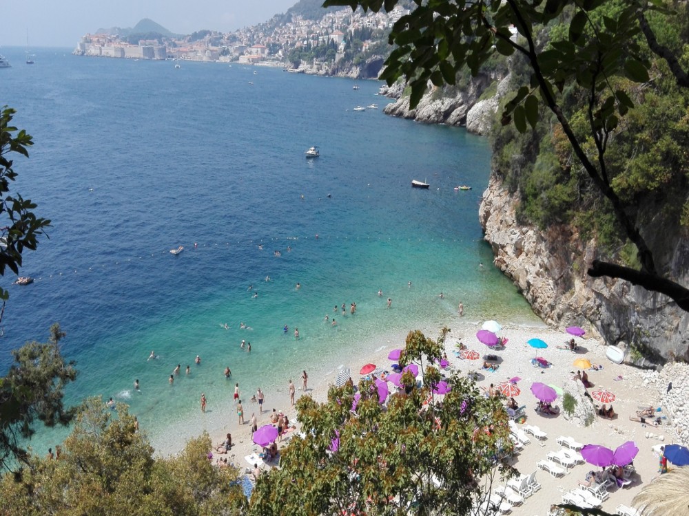 Sveti Jakov Beach
