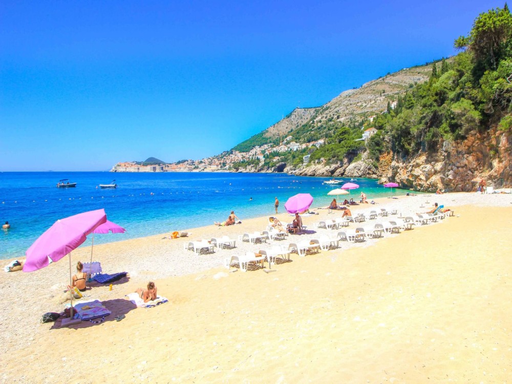 Sveti Jakov Beach