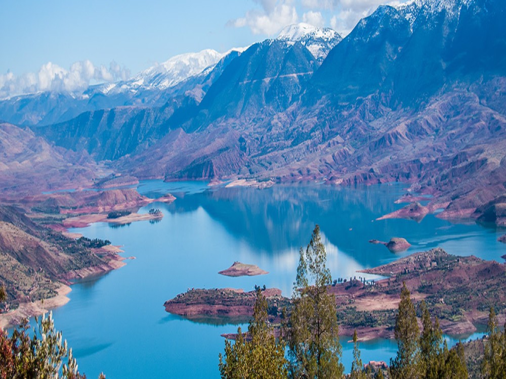 Takerkoust Lake