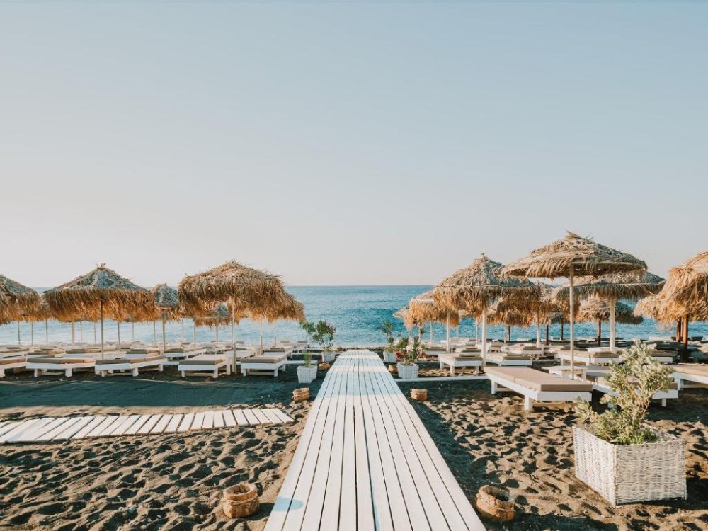 Perivolos Beach