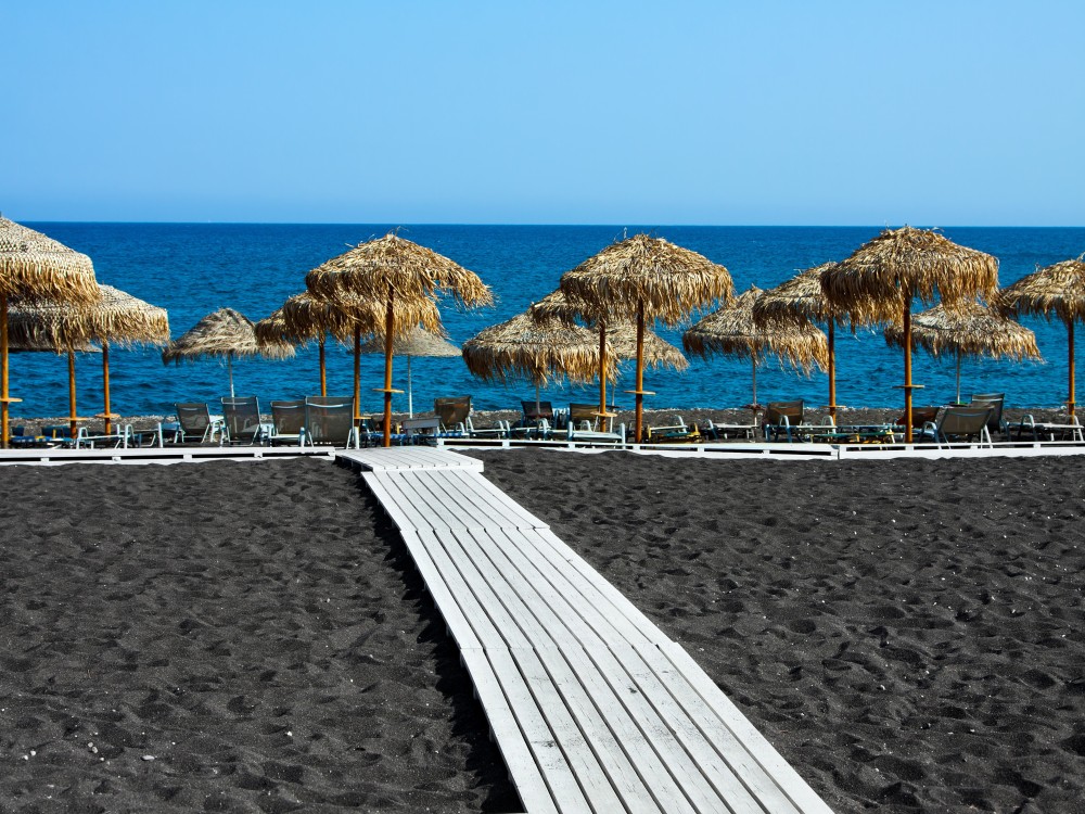 Perivolos Beach