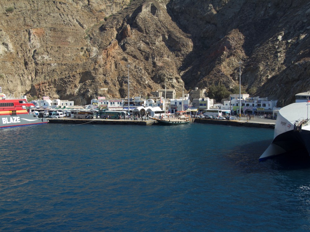 Port of Santorini 