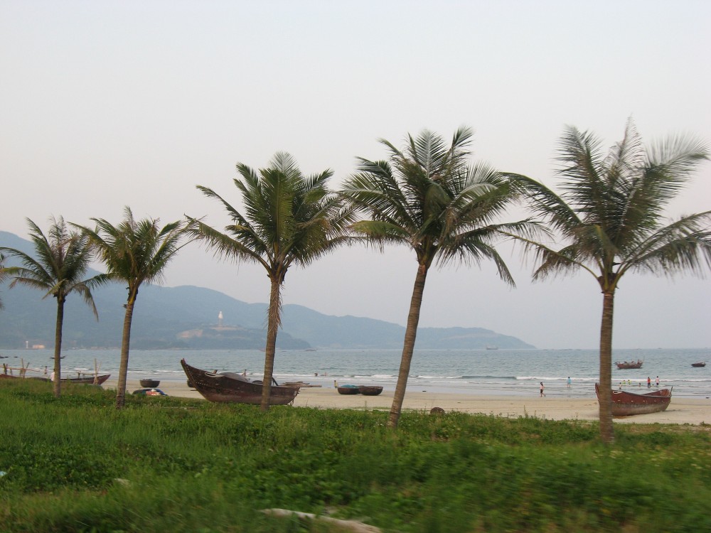 Non Nuoc Beach