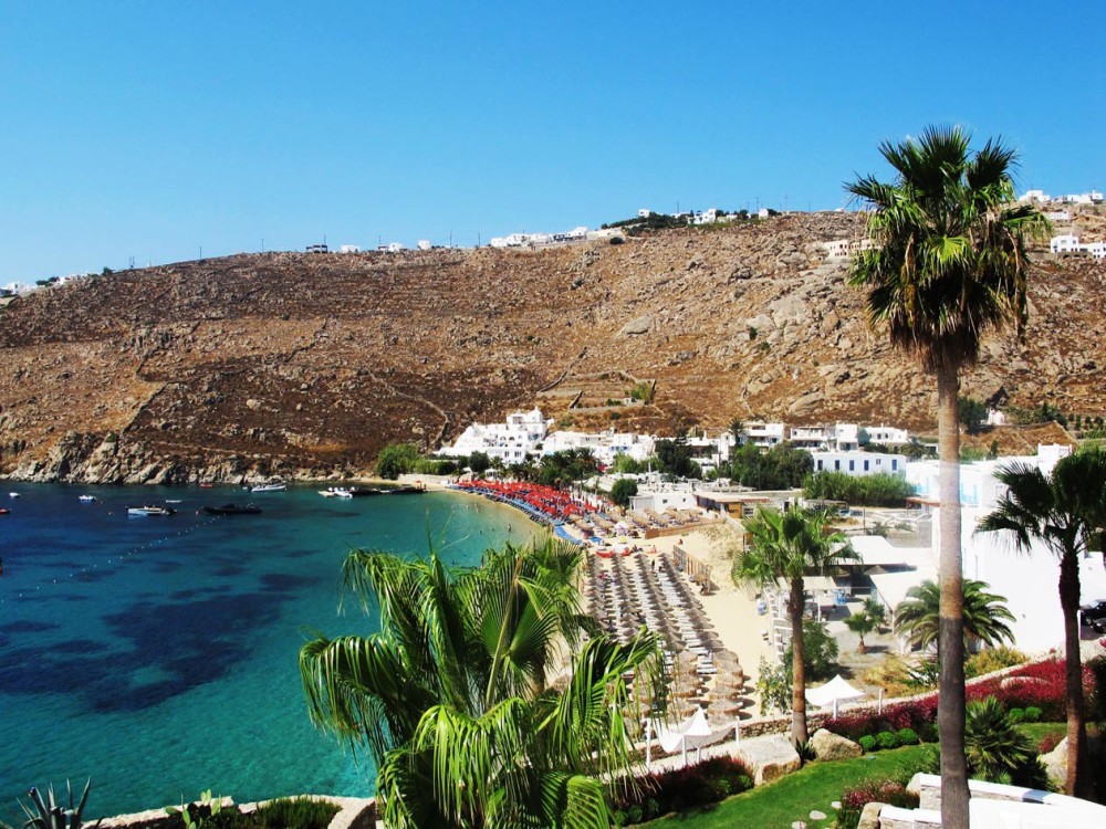 Psarou Beach