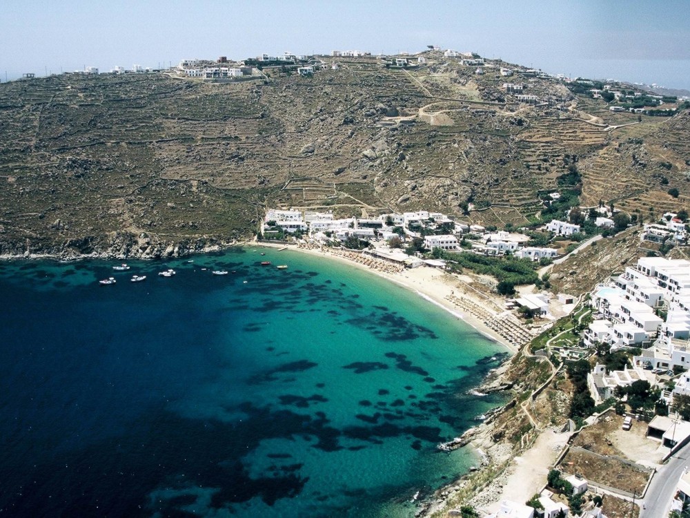 Psarou Beach