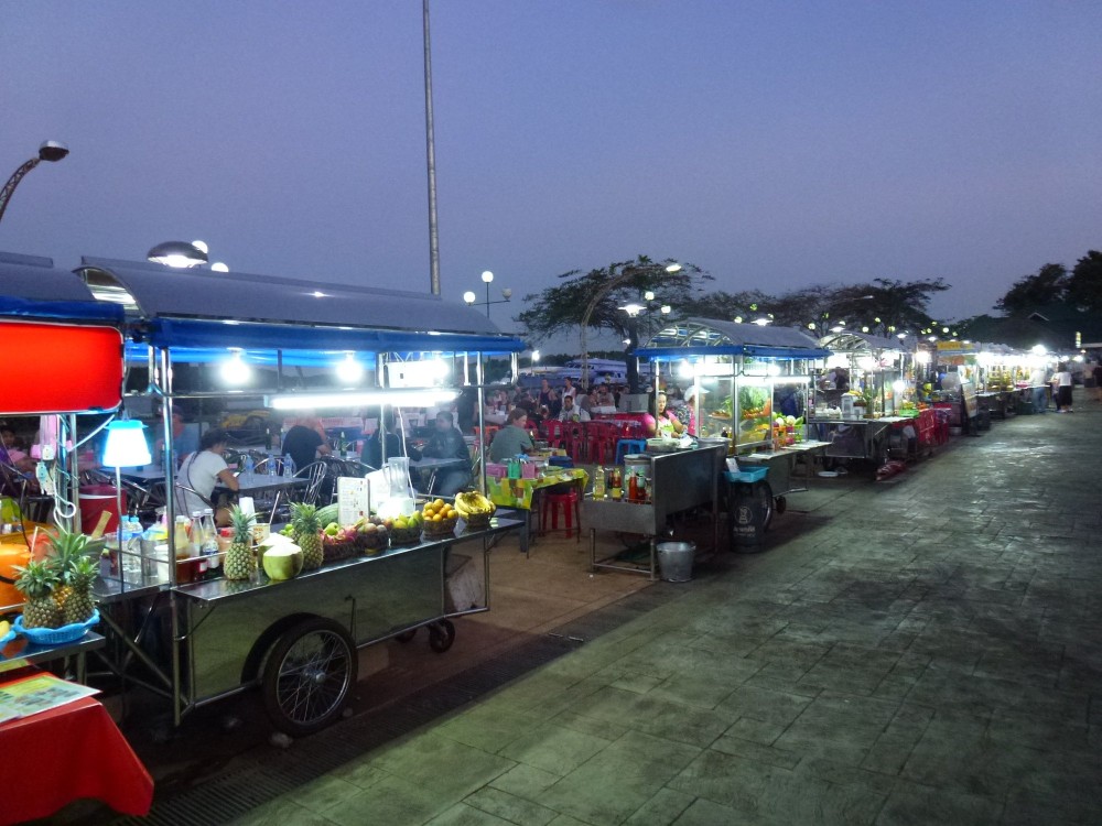Son Tra Night Market