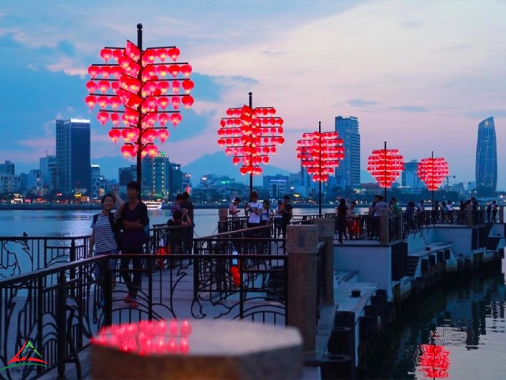 Love Lock Bridge Da Nang