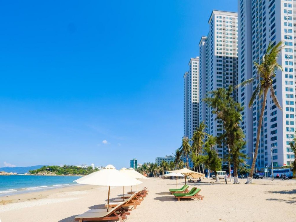 Pham Van Dong Beach