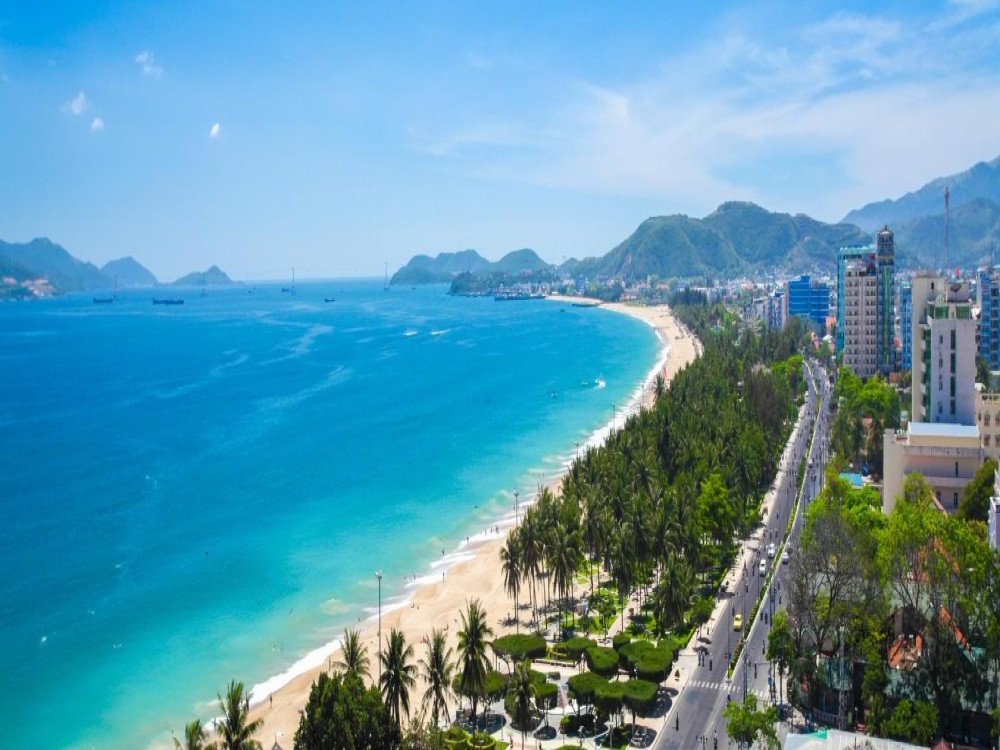 Pham Van Dong Beach