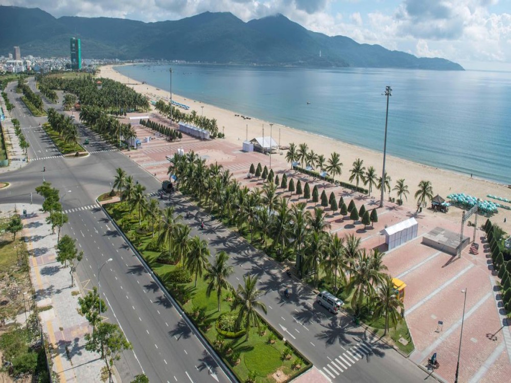 Pham Van Dong Beach