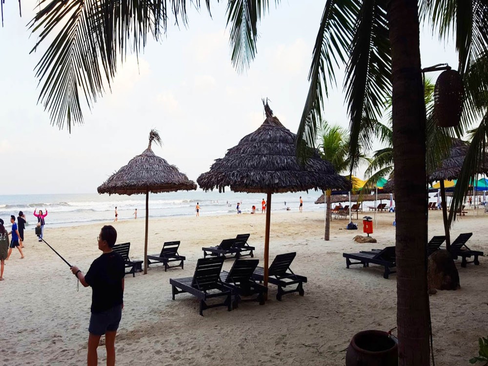 Pham Van Dong Beach