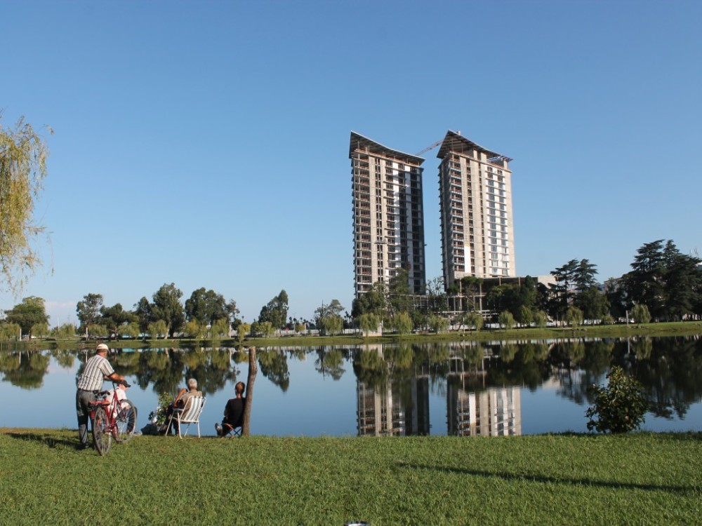 6 May Park