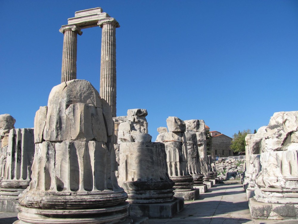 Didyma Tour: A Journey to the Ancient Oracle Temple from Didim