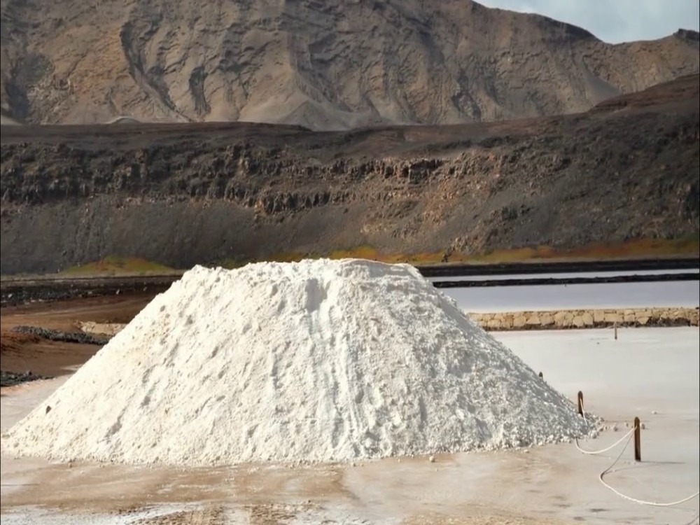 Pedra de Lume Salt Crater (Salinas de Pedra de Lume) 
