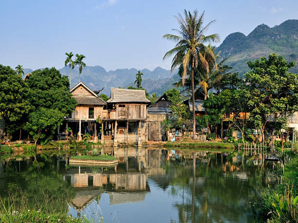 Kim Bong (Carpentry Village)