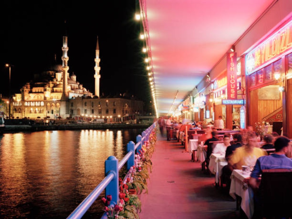 Galata Bridge (Galata Köprüsü)  