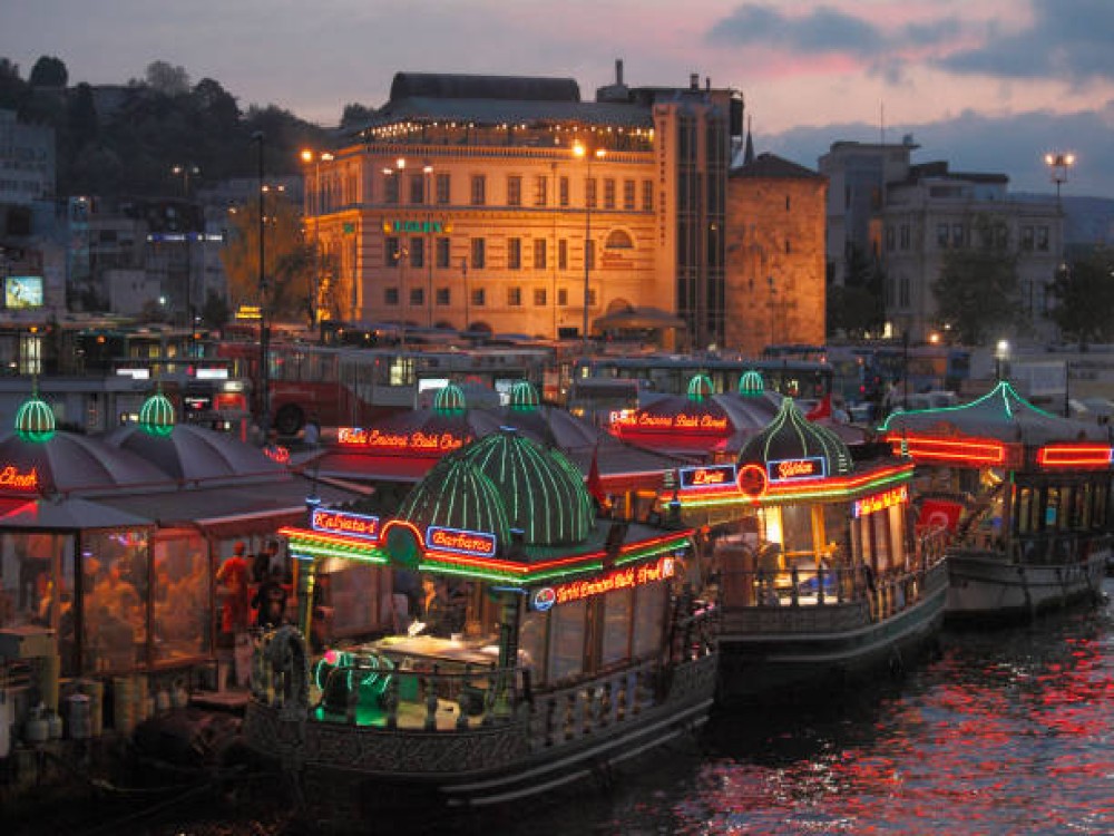 Eminonu Pier (Eminönü Iskelesi)