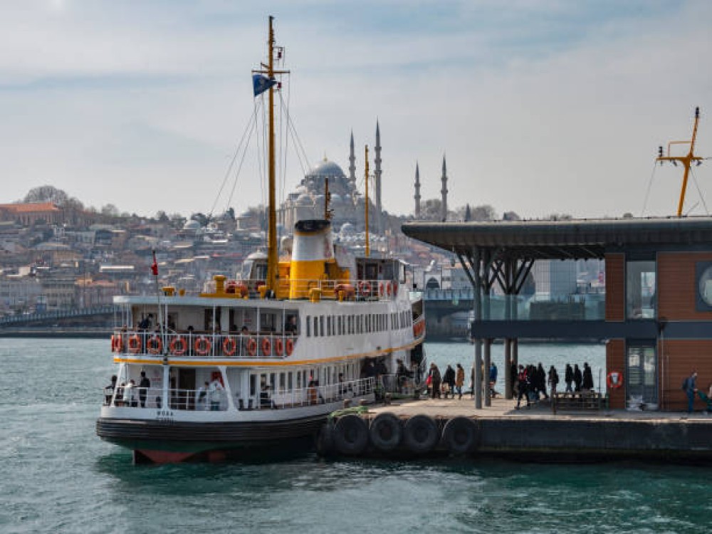 Eminonu Pier (Eminönü Iskelesi)