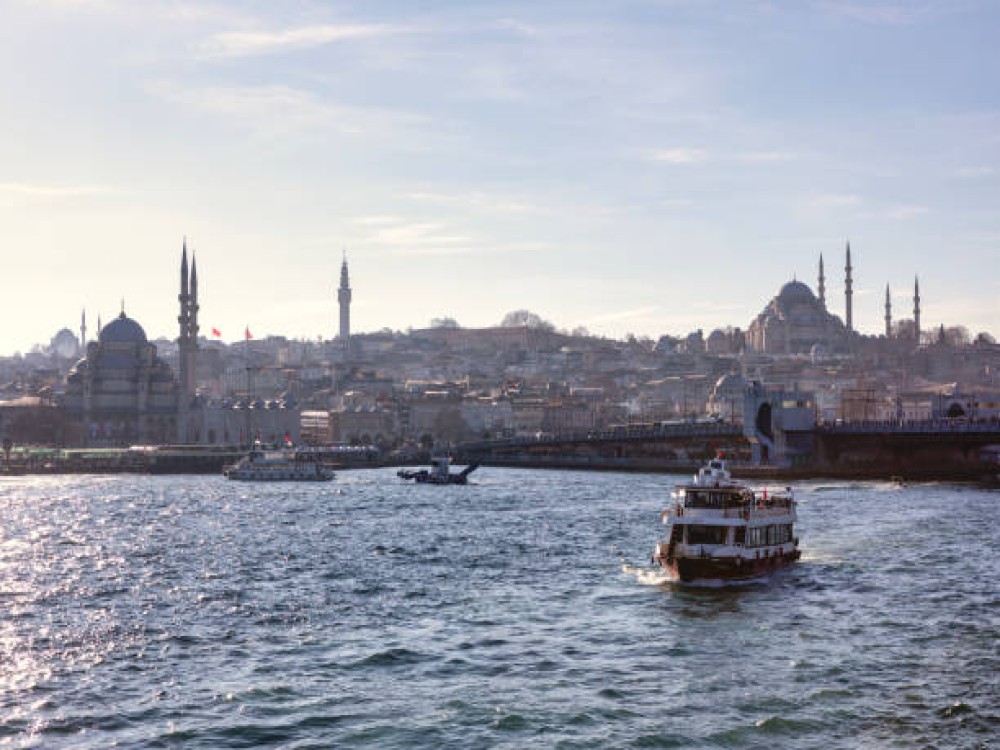 Eminonu Pier (Eminönü Iskelesi)