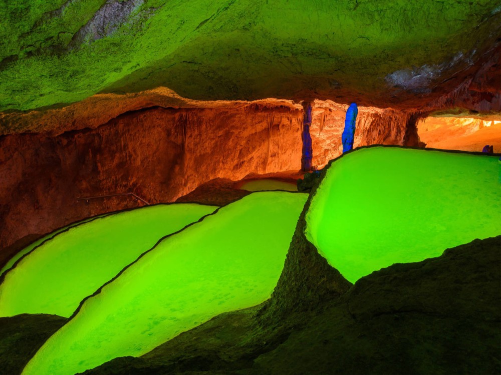 Can Marca Caves (Cueva de Can Marcà)