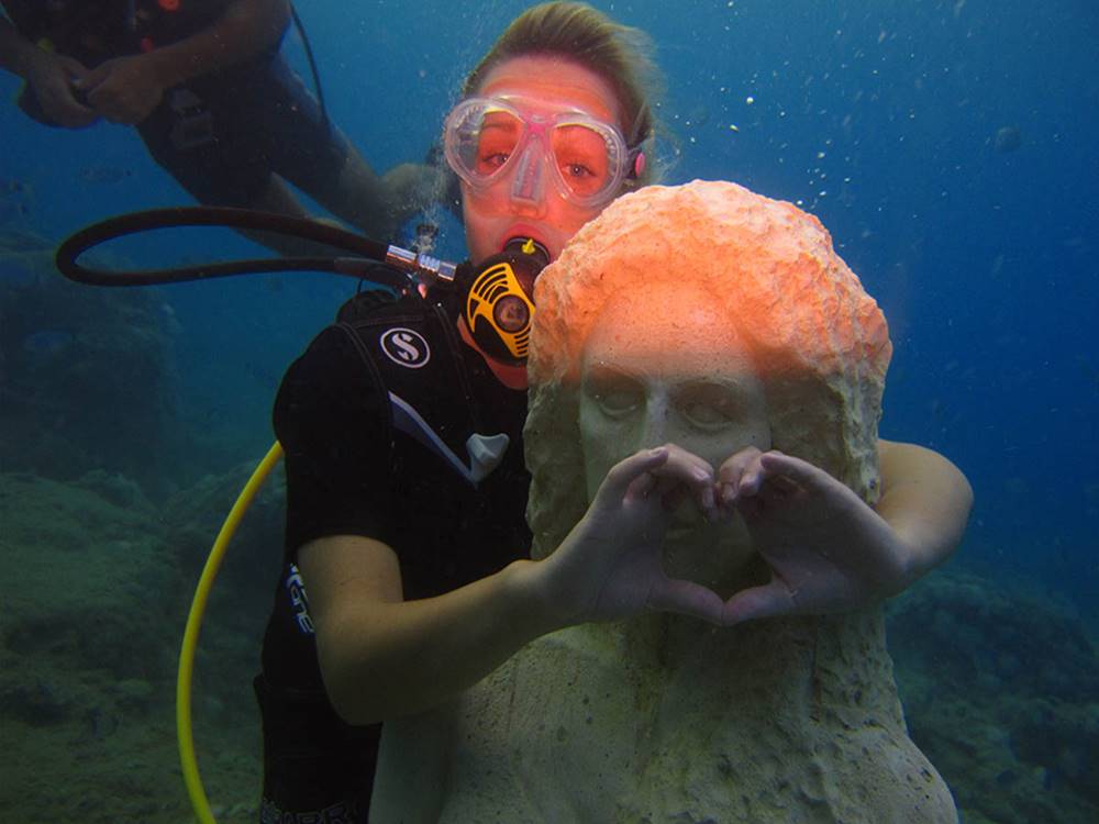 Side Scuba Diving