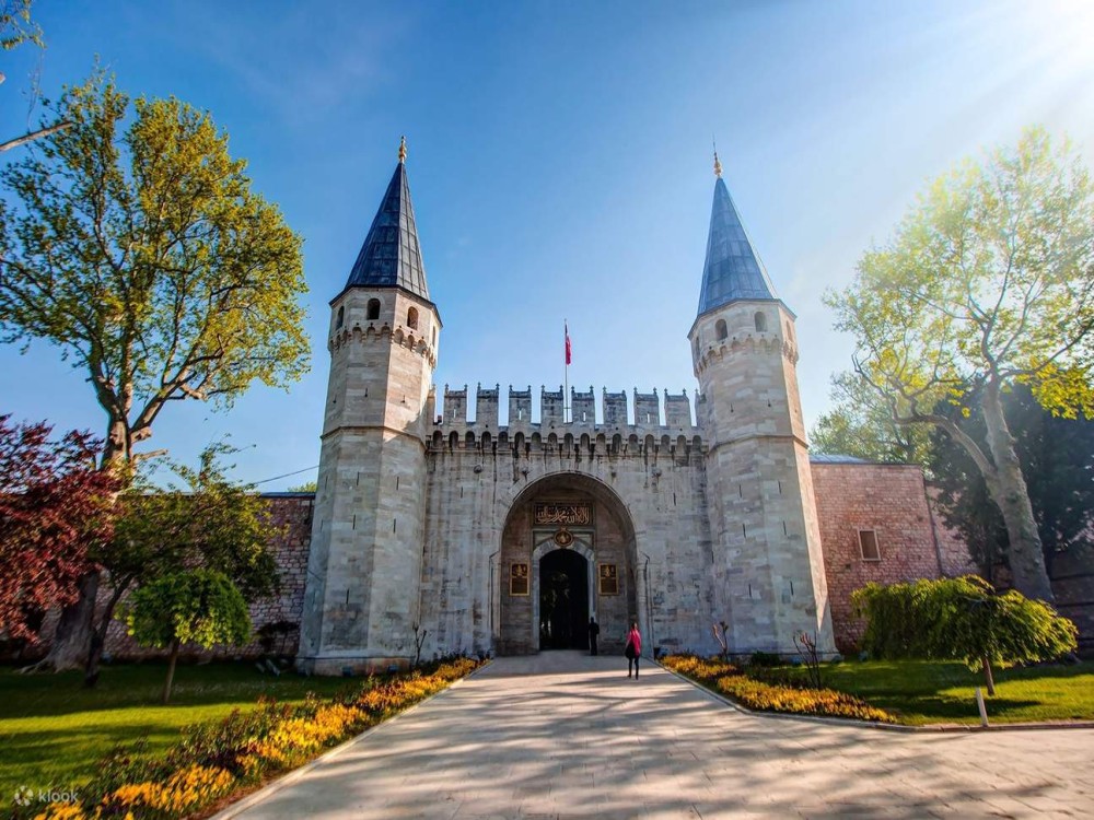 Topkapi Palace (Topkapi Sarayi)