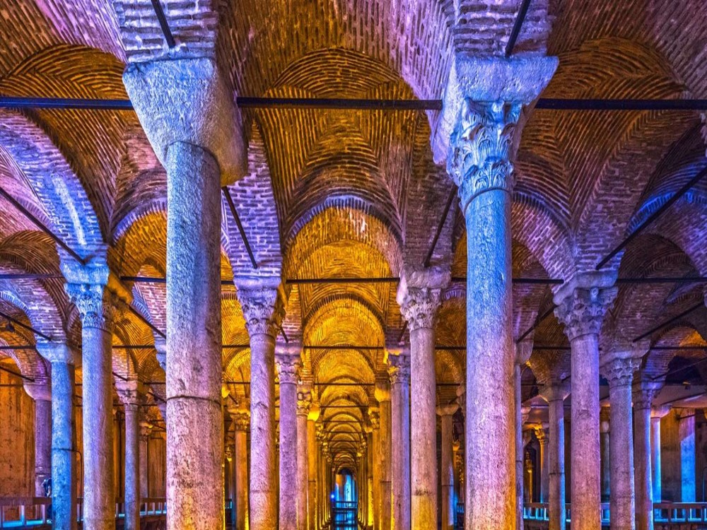 Basilica Cistern (Yerebatan Sarayi) 