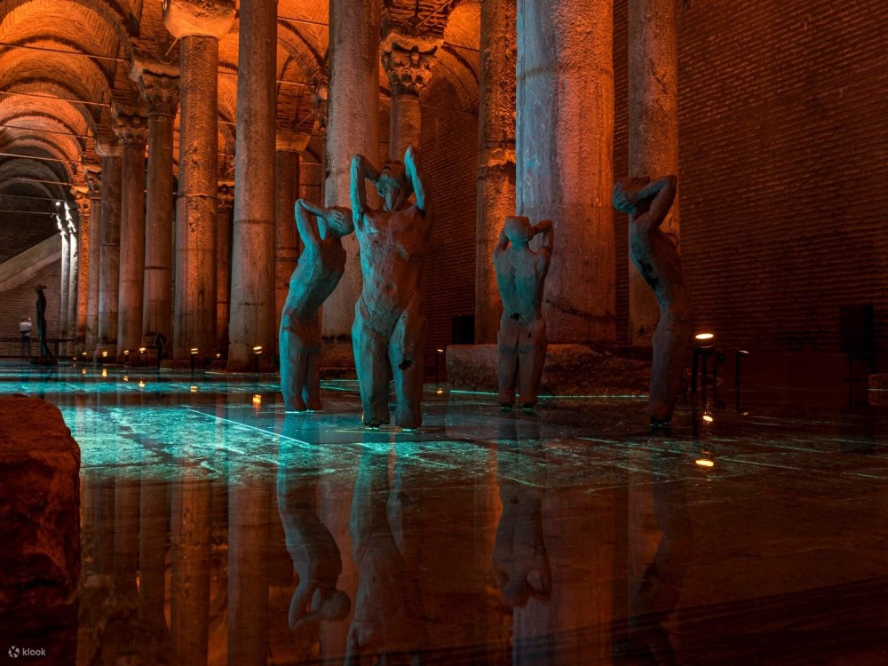 Basilica Cistern (Yerebatan Sarayi) 