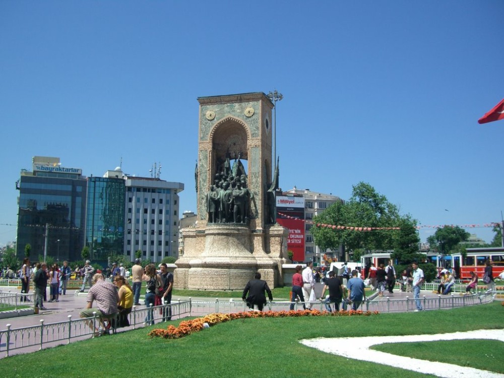 Taksim Square (Taksim Meydani)