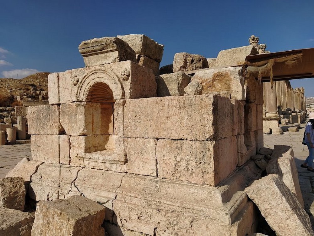 Colonnaded Street