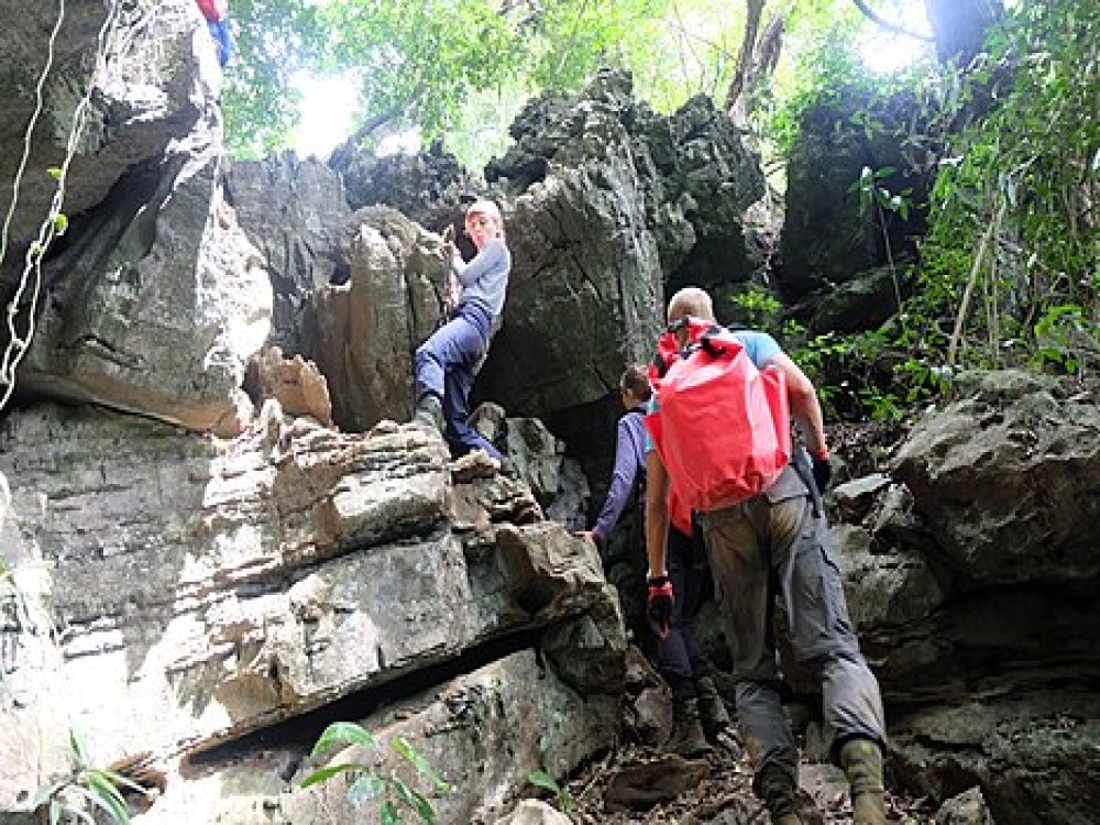 Tu Lan Caving Center