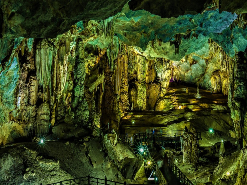 Tien Son Cave