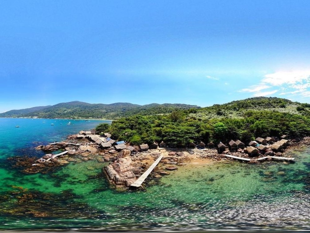 Bai Da Nhay (Jumping rock beach)