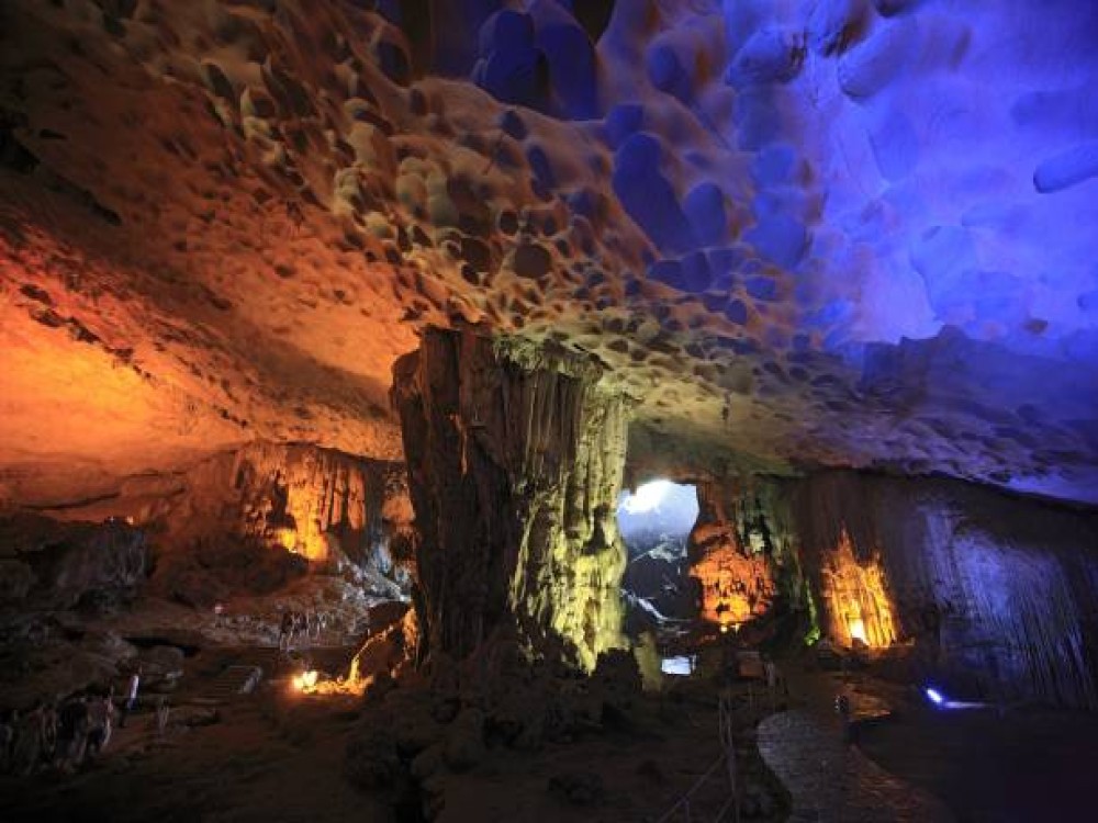 Sung Sot Cave