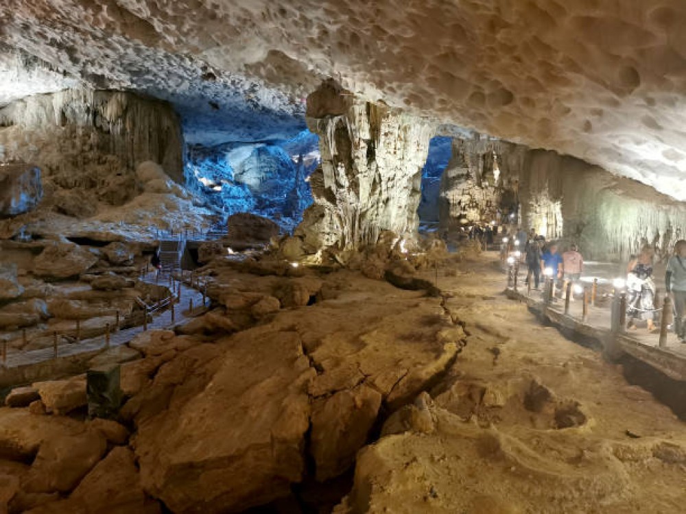 Sung Sot Cave