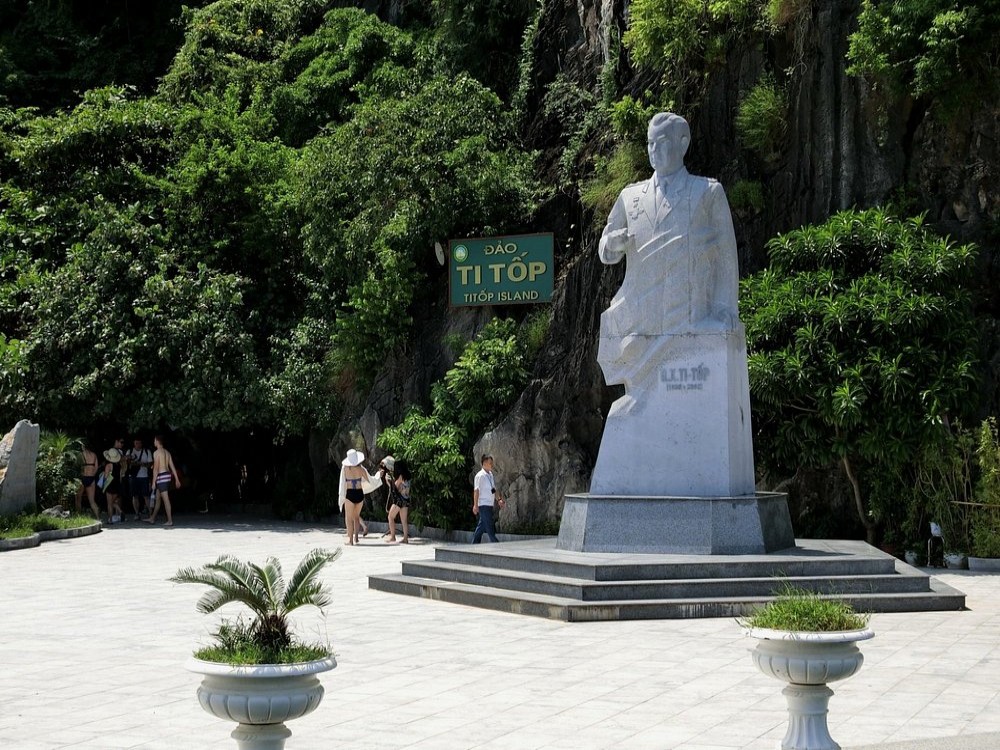 Ti Top Island